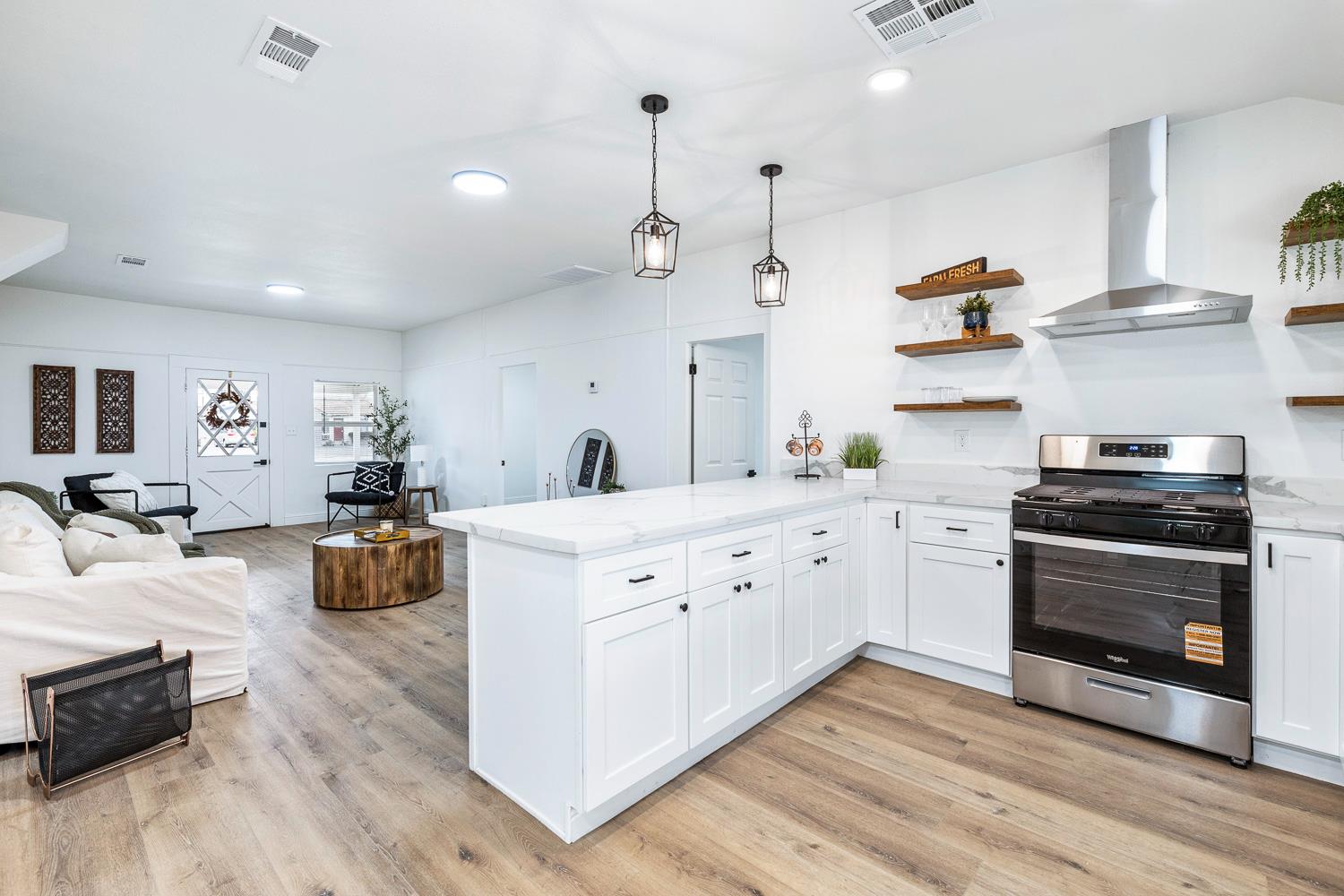 683 E Polk St, Coalinga, CA 93210