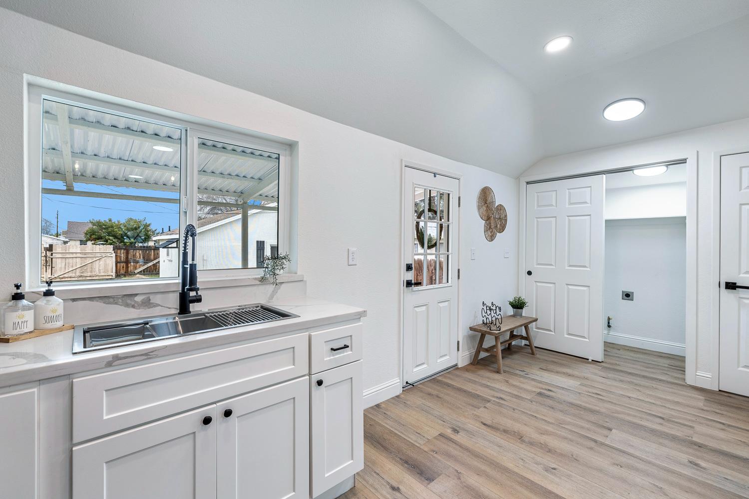 683 E Polk St, Coalinga, CA 93210