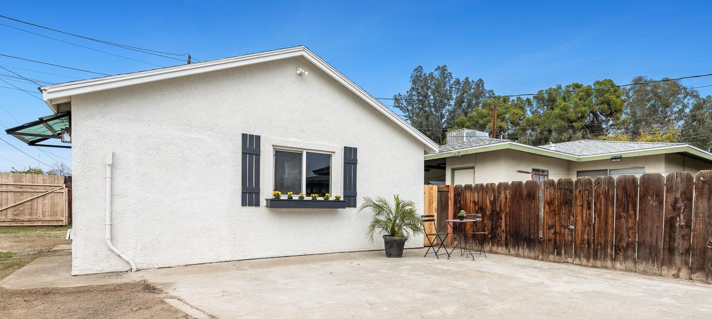 683 E Polk St, Coalinga, CA 93210