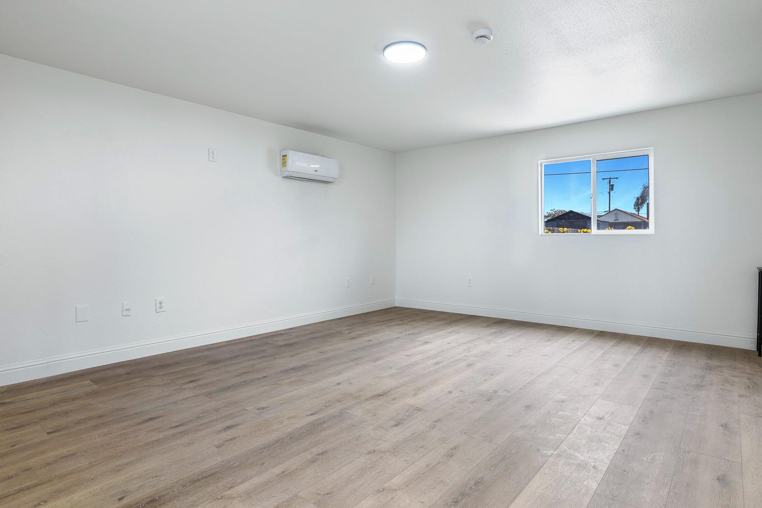 683 E Polk St, Coalinga, CA 93210