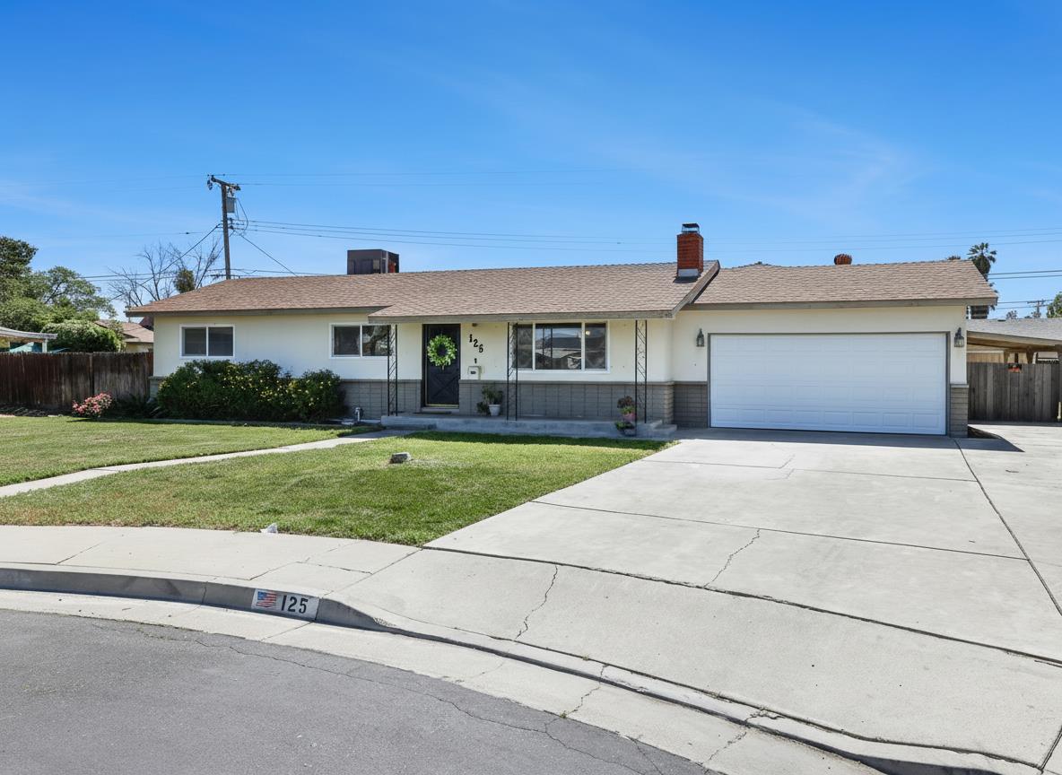 125 E Deodar Ln, Lemoore, CA 93245