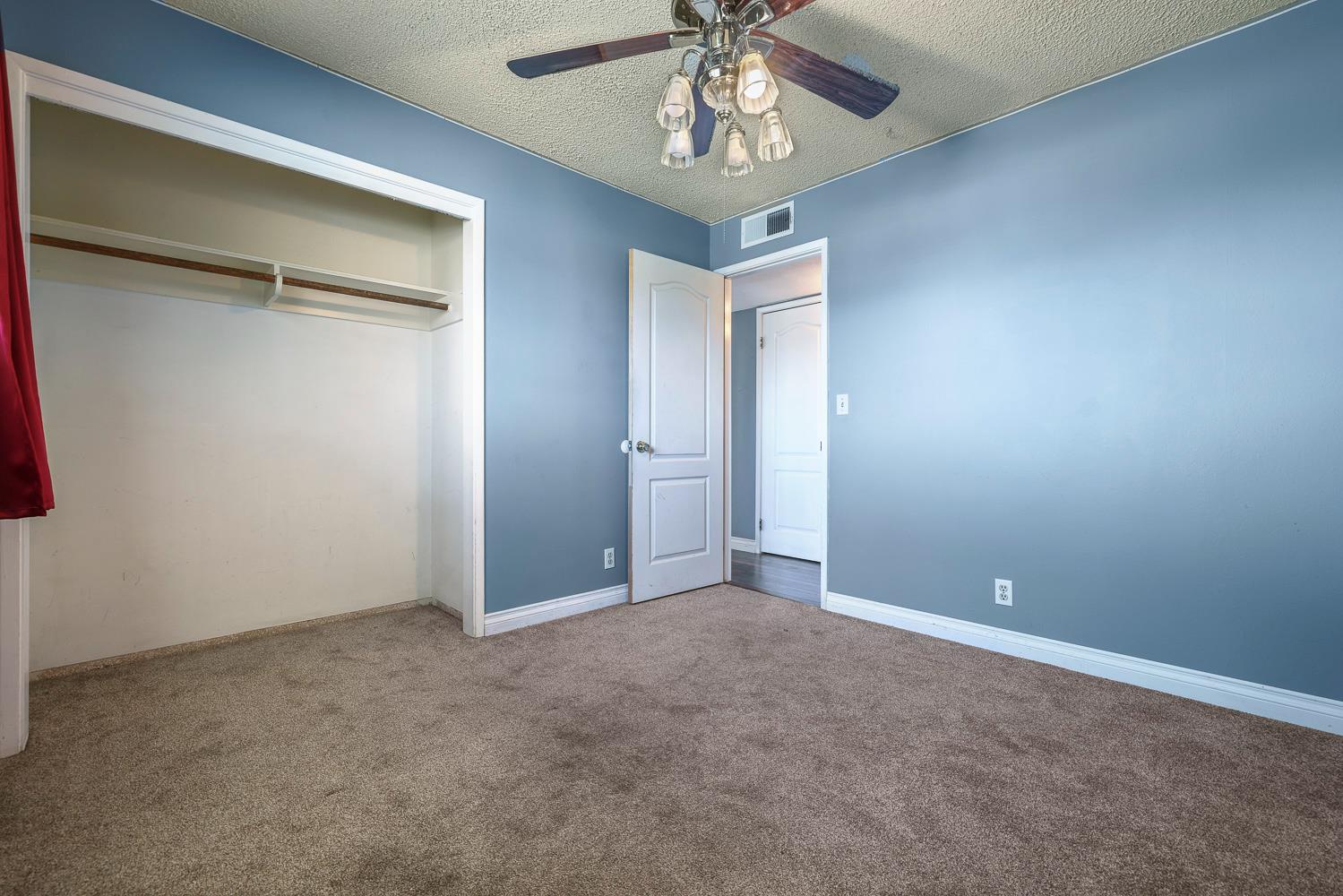 125 E Deodar Ln, Lemoore, CA 93245