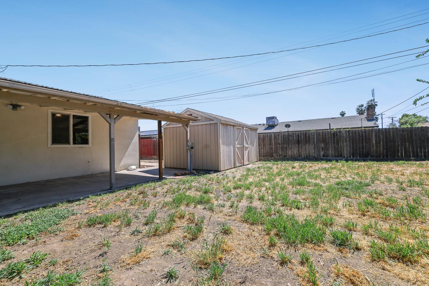 125 E Deodar Ln, Lemoore, CA 93245