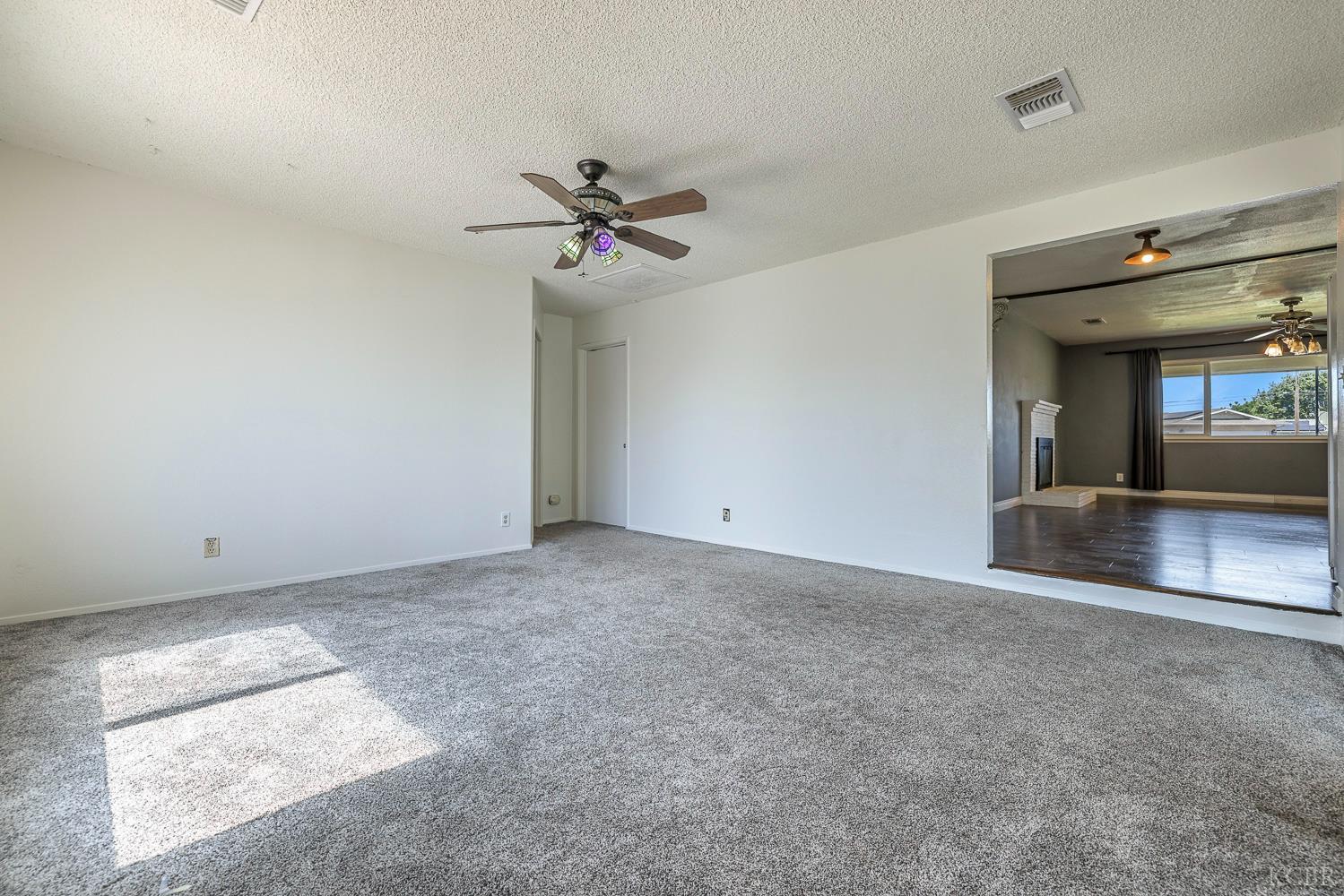 125 E Deodar Ln, Lemoore, CA 93245