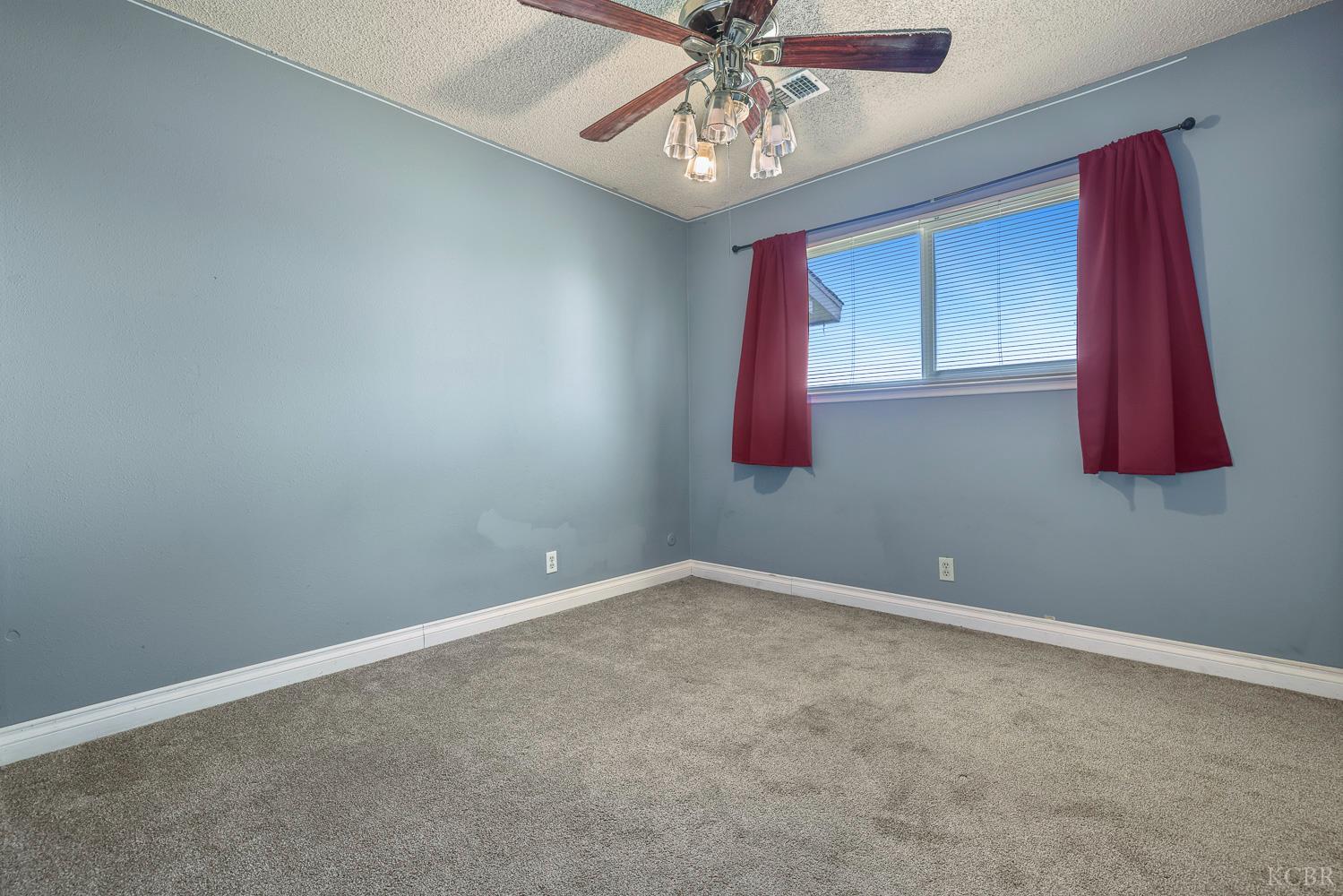 125 E Deodar Ln, Lemoore, CA 93245