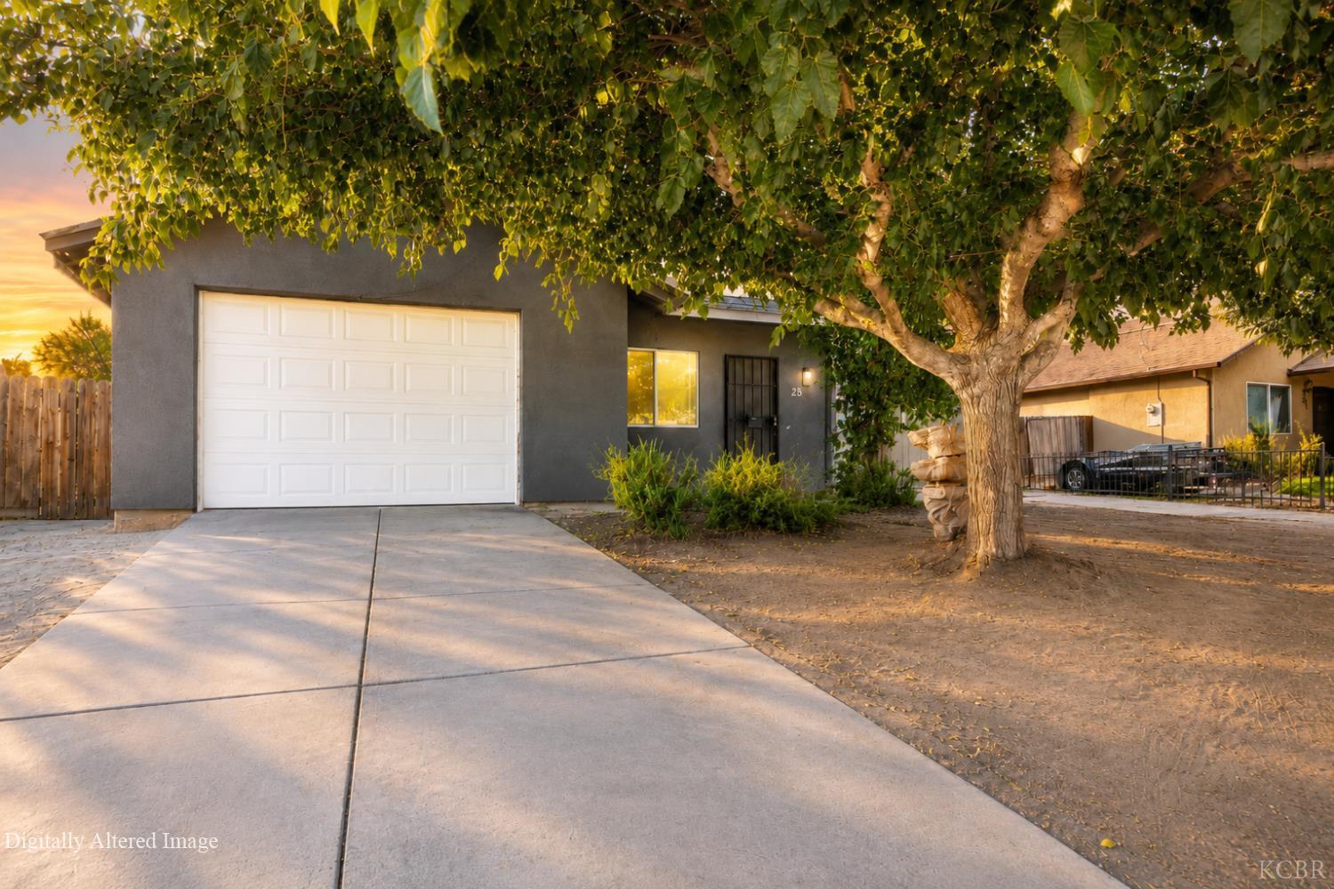 425 Marin St, Avenal, CA 93204